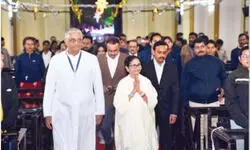 Kolkata drenches in Christmas cheer; Mamata extends greetings Kolkata drenches in Christmas cheer; Mamata extends greetings