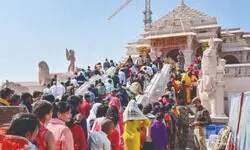 UP: Devotion defies harsh winter