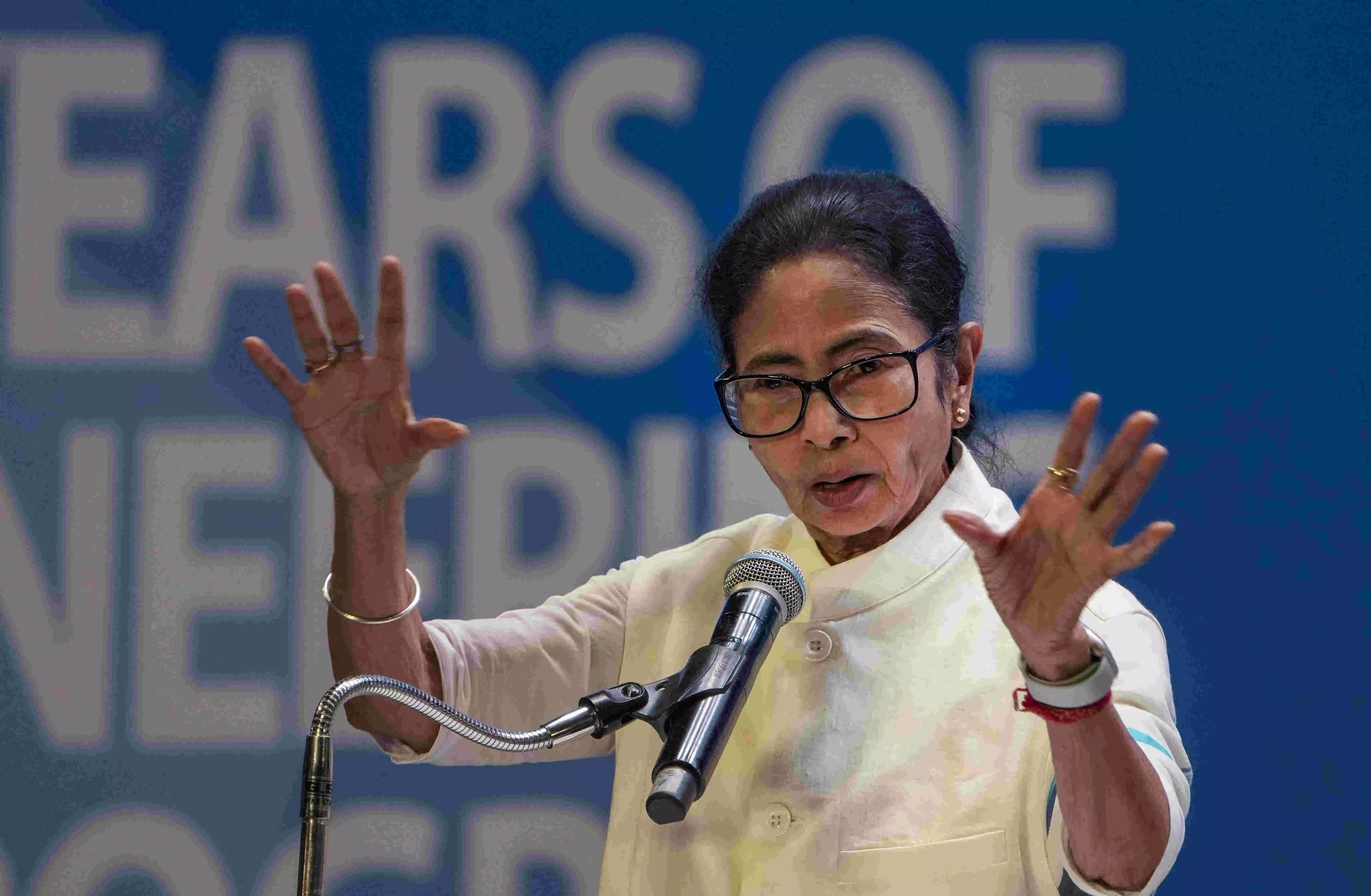 Will not bow to malevolent forces, says Mamata Banerjee as TMC marks Foundation Day
