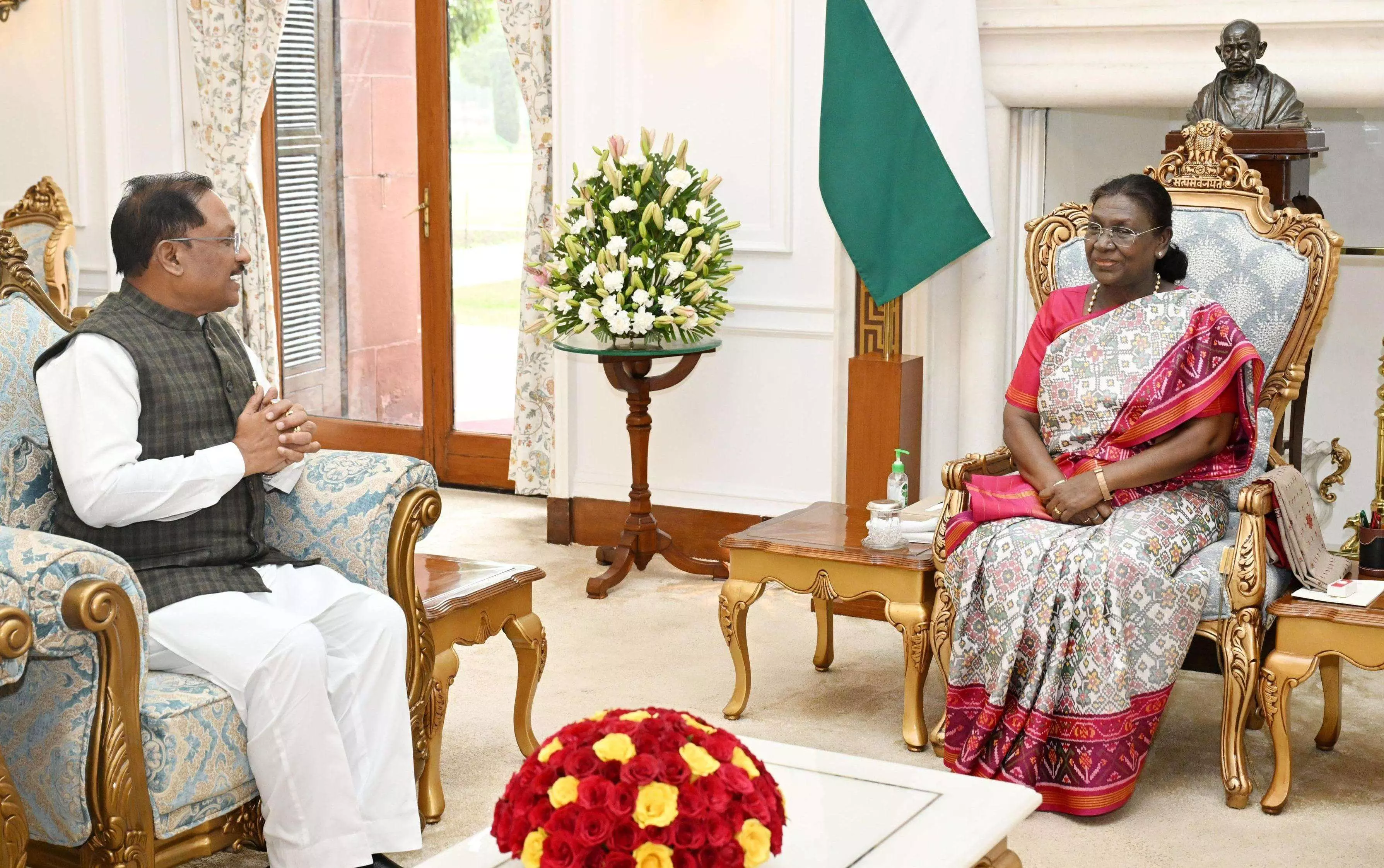 CM Vishnu Deo Sai meets President Murmu, extends invitation to ‘Bastar Pandum 2026 CM Vishnu Deo Sai meets President Murmu, extends invitation to ‘Bastar Pandum 2026