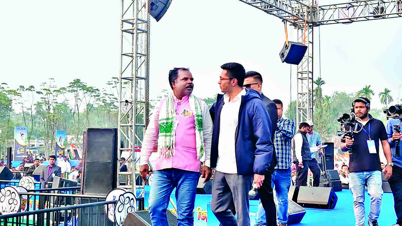 Abhishek Promises Daily Wage Hike for Tea Garden Workers and Addresses Issues at Majherdabri Tea Garden