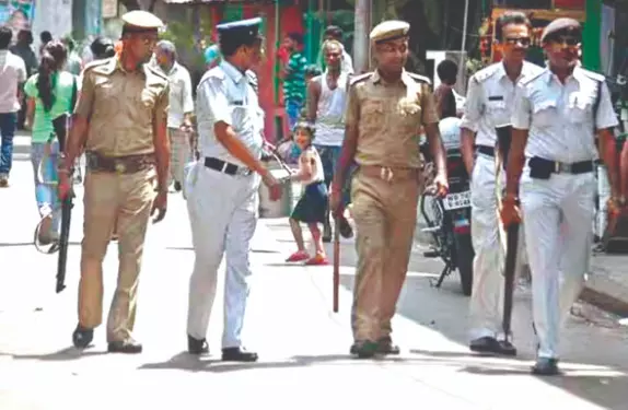 Firing on migrant workers, armed robbery spark tension in North Dinajpur Firing on migrant workers, armed robbery spark tension in North Dinajpur