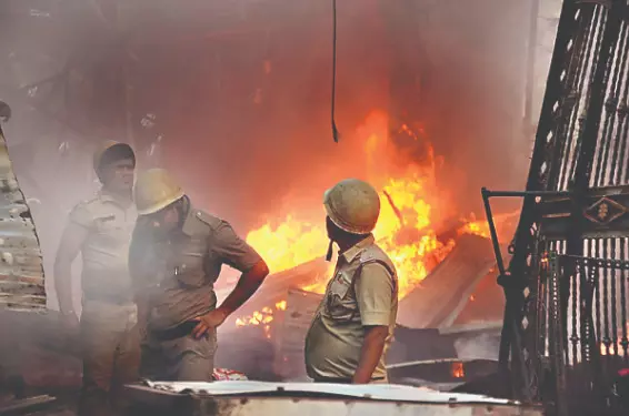 Twin fire incidents in New Town, Wellington spark panic Twin fire incidents in New Town, Wellington spark panic