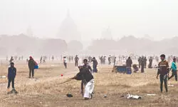 Kolkata stays wrapped in winter chill, foggy mornings to continue