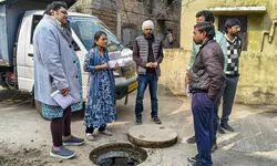 Indore collector draws flak for visiting RSS office; Cong calls him ‘BJP worker’