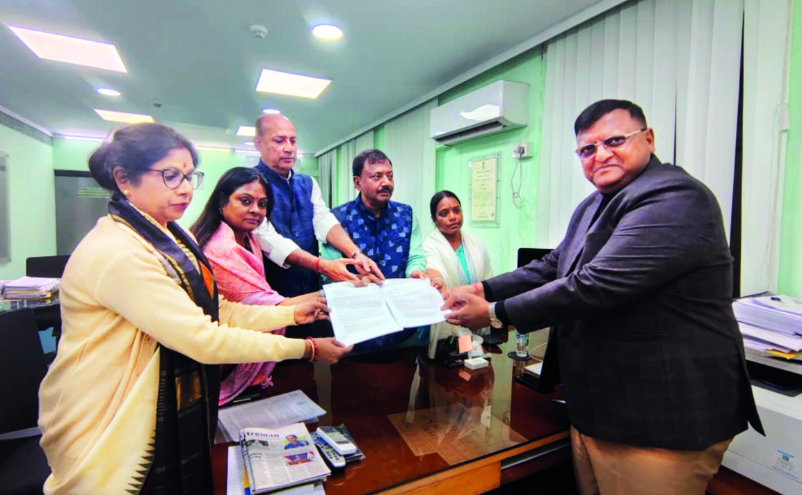 TMC delegation meets Bengal CEO, flags harassment of elderly TMC delegation meets Bengal CEO, flags harassment of elderly