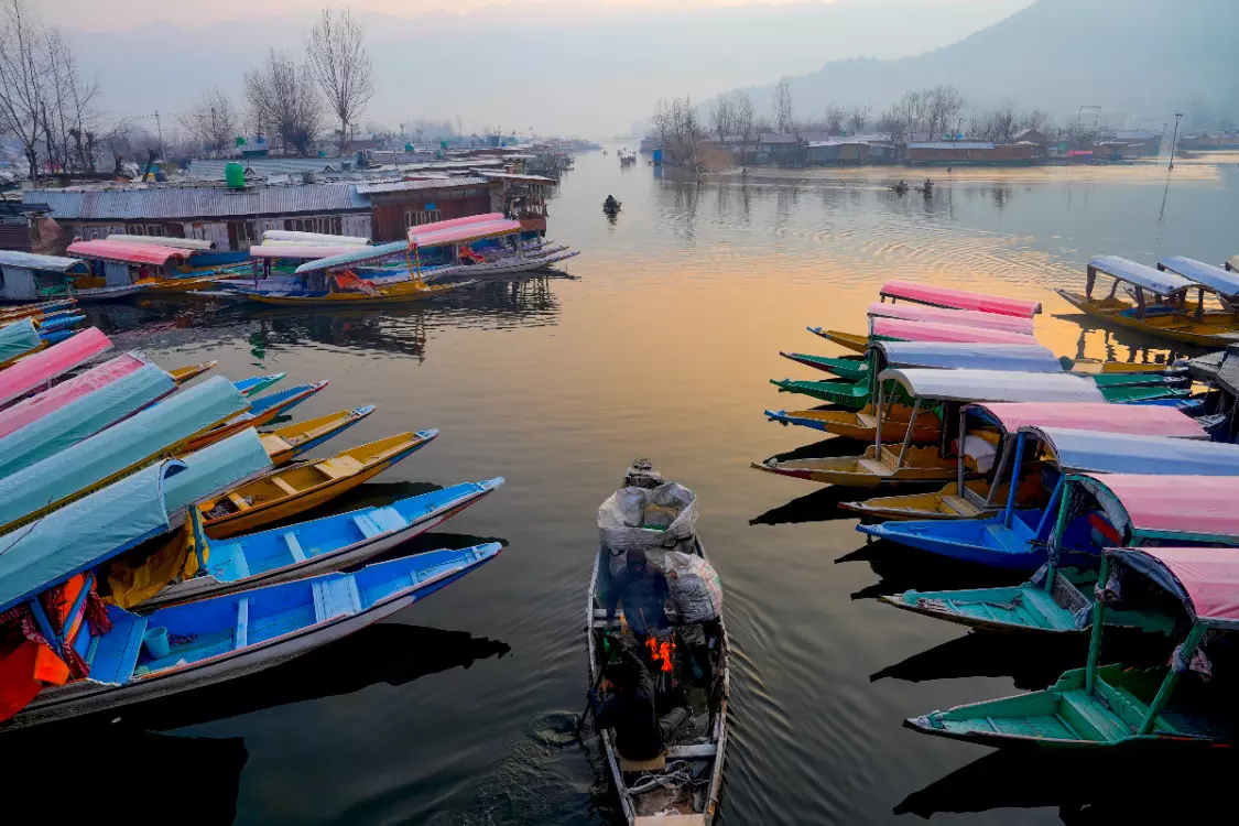 Kashmir in grip of cold wave, Shopian coldest place at minus 8.6 degrees Celsius Kashmir in grip of cold wave, Shopian coldest place at minus 8.6 degrees Celsius