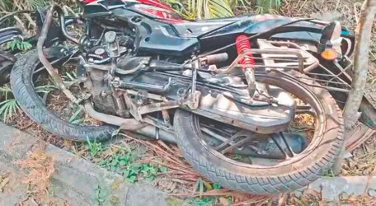 Head-on bike crash kills two in New Town Head-on bike crash kills two in New Town