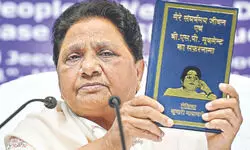 BSP to go solo as Mayawati draws battlelines for UP
