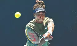 Venus Williams loses match, wins hearts