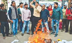 Protests erupt across   Bengal over SIR process