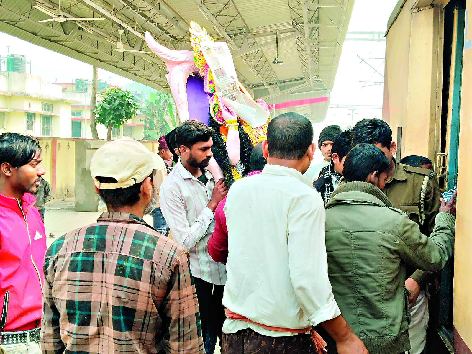 Surge in Saraswati idol demand   brings cheer to Raiganj artisans