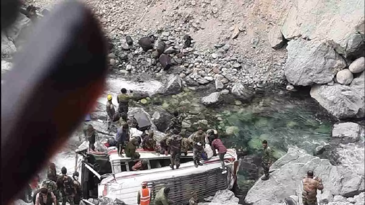 Army vehicle plunges into gorge in J-K’s Doda, four personnel killed Army vehicle plunges into gorge in J-K’s Doda, four personnel killed