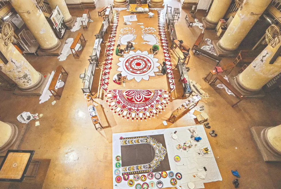 Saraswati Puja dawns on a pleasant note as winter softens across Bengal Saraswati Puja dawns on a pleasant note as winter softens across Bengal