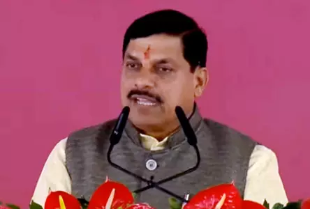 CM Yadav loses balance while riding police horse at event in Ujjain, escapes unhurt CM Yadav loses balance while riding police horse at event in Ujjain, escapes unhurt