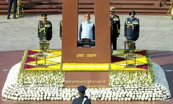 PM Modi pays tributes at National War Memorial on Republic Day PM Modi pays tributes at National War Memorial on Republic Day