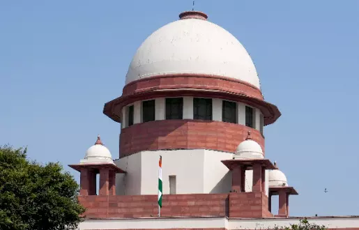SC seeks BCI reply on plea challenging rule barring advocates with pending criminal cases from polls SC seeks BCI reply on plea challenging rule barring advocates with pending criminal cases from polls