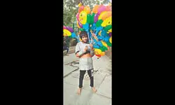 More than 1,000 children sell goods at city intersections, face abuse risks More than 1,000 children sell goods at city intersections, face abuse risks