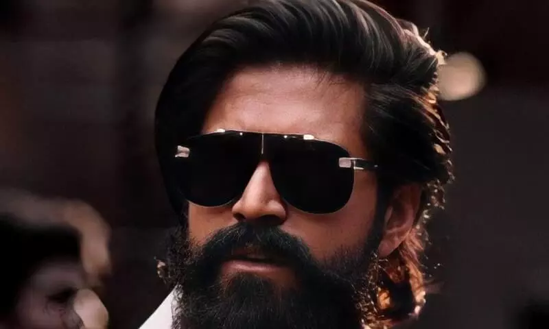 Yash Cheers Emerging Filmmaker Sudhakar Gowda Yash Cheers Emerging Filmmaker Sudhakar Gowda