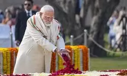 President, PM pay tributes to Mahatma Gandhi at Rajghat on death anniversary