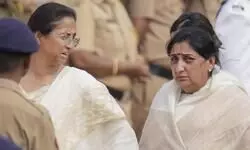 Sunetra Pawar meets NCP leaders ahead of legislature party meeting Sunetra Pawar meets NCP leaders ahead of legislature party meeting