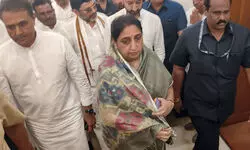 Sunetra Pawar takes oath as Maharashtras first woman deputy Chief Minister Sunetra Pawar takes oath as Maharashtras first woman deputy Chief Minister