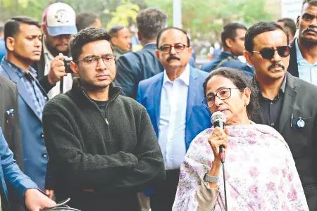 Police harassing SIR-affected families brought to Delhi: Mamata