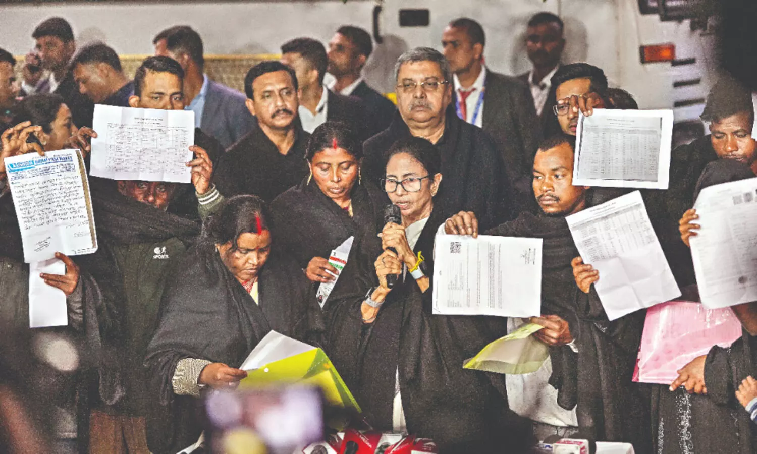 ‘Arrogant CEC insulted and humiliated us’, says Mamata