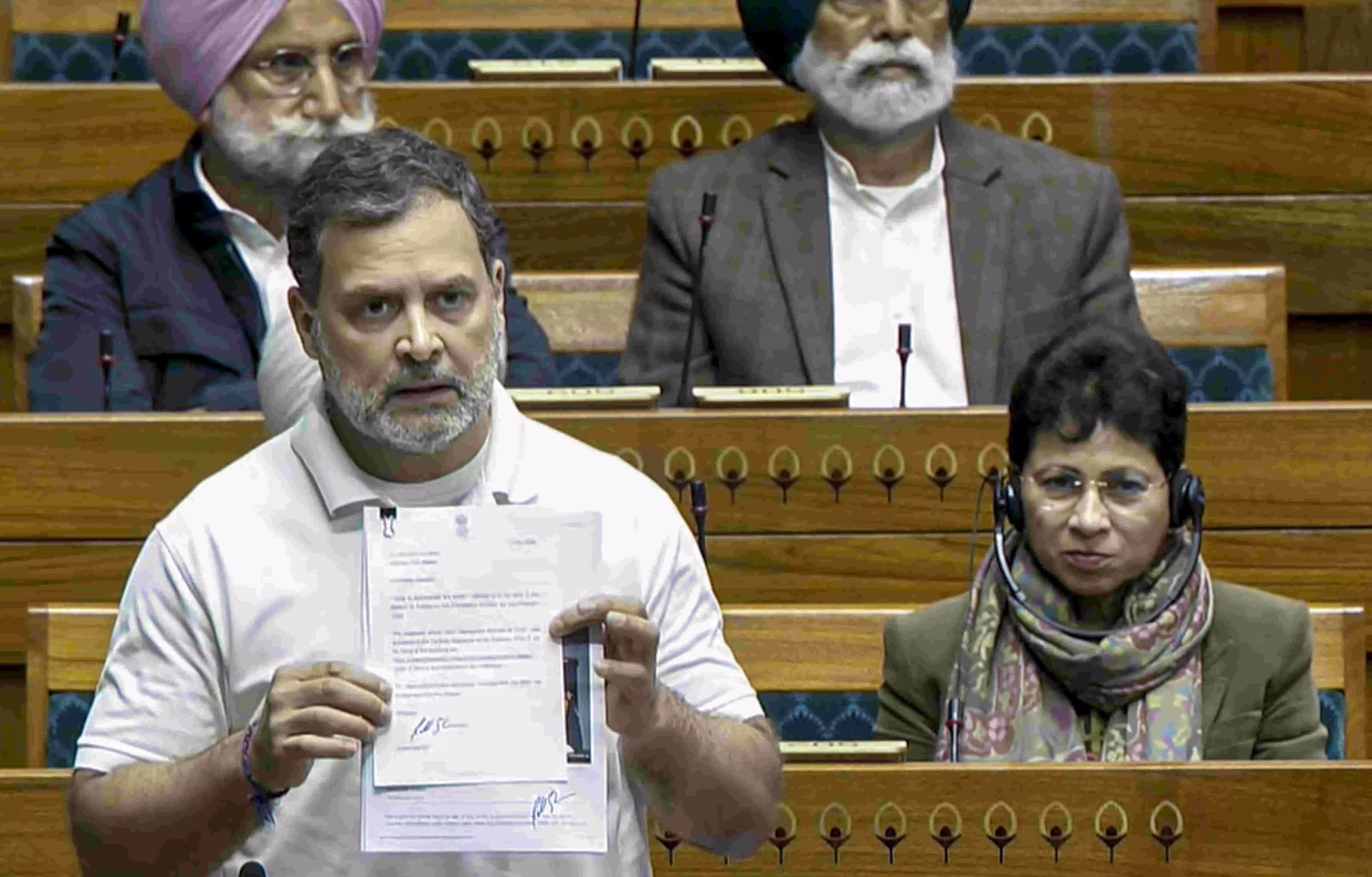 Rahul authenticates article on ex-army chiefs memoir on India-China conflict; LS impasse remains Rahul authenticates article on ex-army chiefs memoir on India-China conflict; LS impasse remains