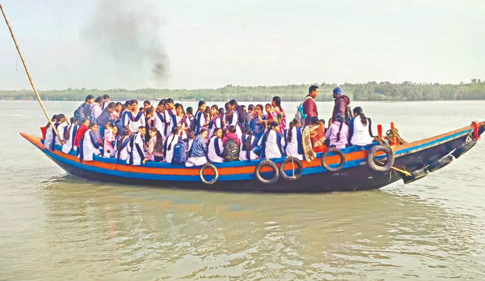 Headmaster, 7 others suspended for assaulting Madhyamik centre head Headmaster, 7 others suspended for assaulting Madhyamik centre head