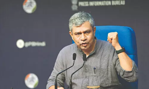 PLI 2.0 after finalising details with mobile, IT firms: Vaishnaw PLI 2.0 after finalising details with mobile, IT firms: Vaishnaw