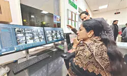 CM praises Delhi Metro’s pollution-fight role