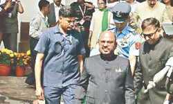 Guv lauds Bengal government for maintaining communal harmony