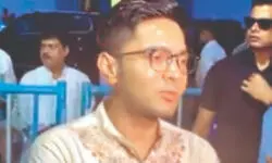 Abhishek inks poem, ‘gives voice’ to ‘SIR harassment’ protest