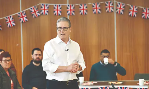 UK PM chairs Cabinet meeting after pledging ‘never to walk away’