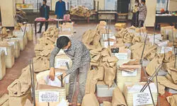 B’desh gears up to hold crucial polls today