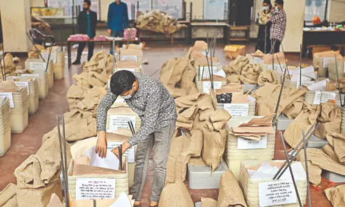 B’desh gears up to hold crucial polls today