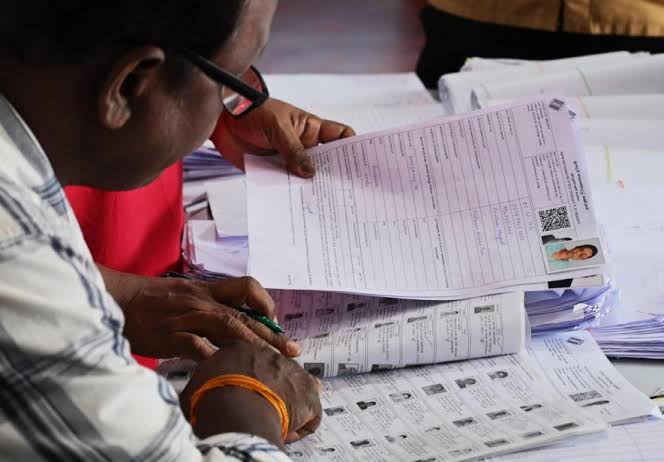 Row over distribution of unauthorised forms for ‘unmapped voters’ before SIR closure in Bengal