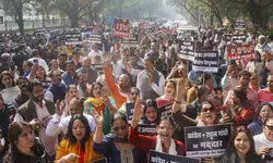 BJP holds demonstration outside Cong office against shirtless protest at AI summit BJP holds demonstration outside Cong office against shirtless protest at AI summit