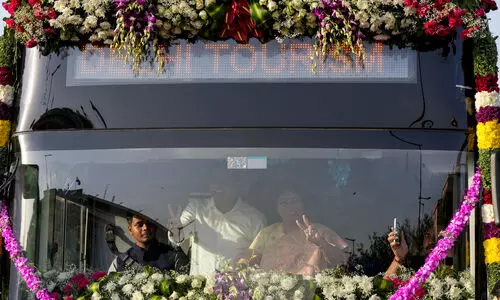 ‘Dekho Meri Dilli’: Double-Decker Tourist Bus Service Flagged Off by CM Rekha Gupta