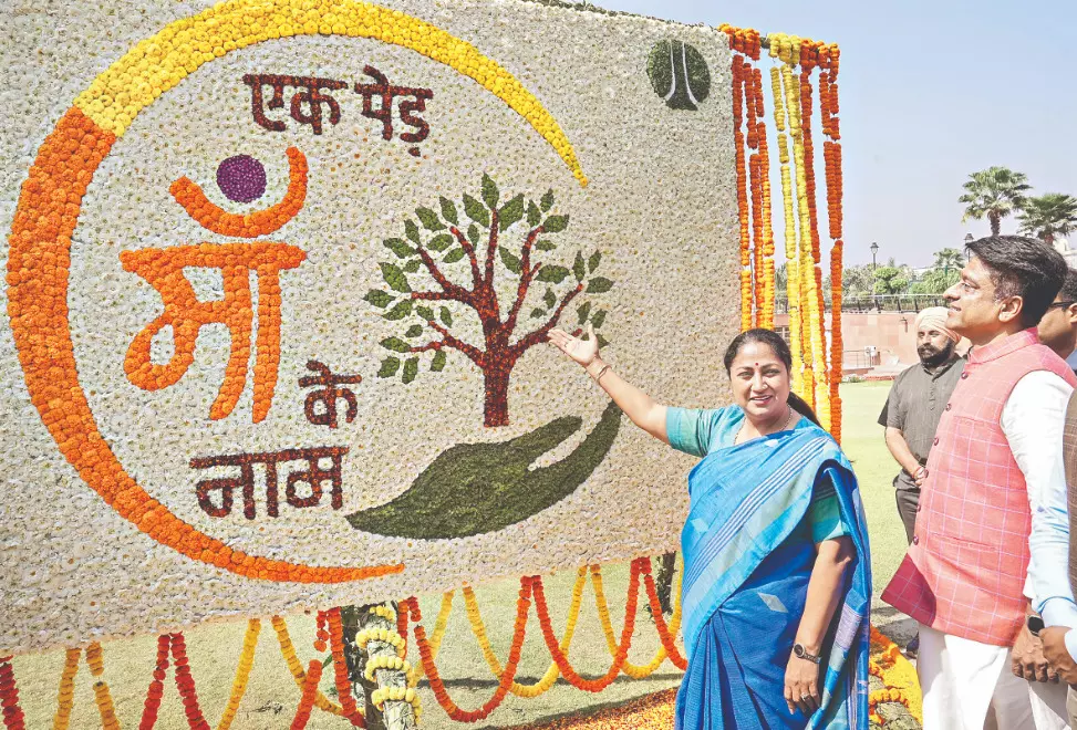 Delhi in full bloom as CM Rekha Gupta unveils Flower Festival ‘26