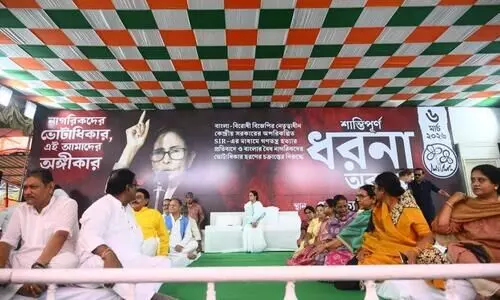 Mamata begins sit-in against voter roll deletions, alleges BJP-EC conspiracy ahead of Bengal polls