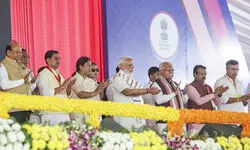 PM Modi inaugurates projects worth Rs 15,200 cr in city