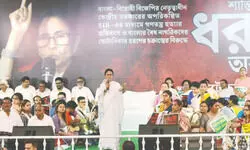 Mamata accuses ECI of threatening state officers
