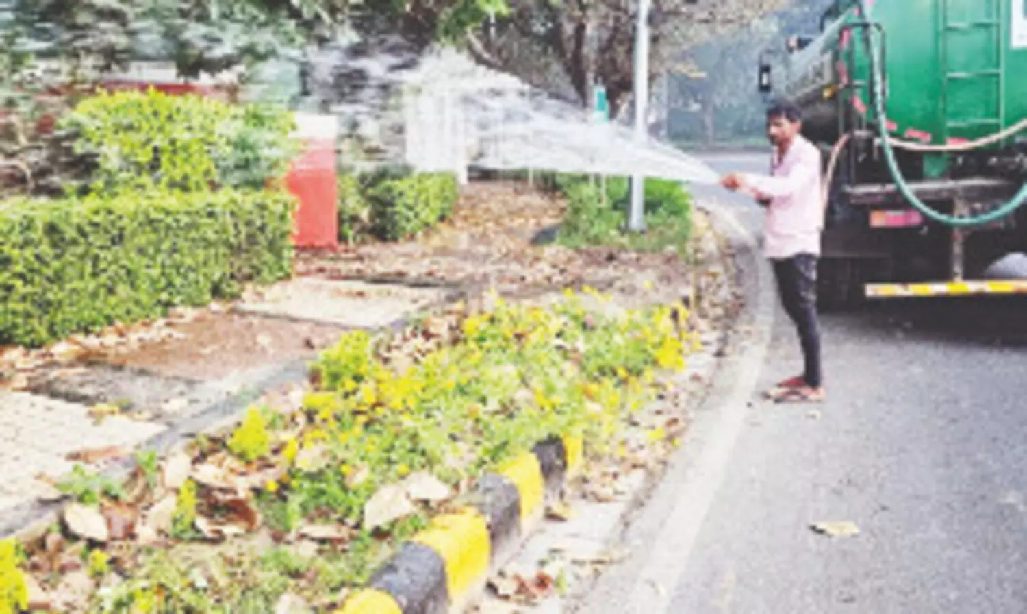 NDMC intensifies cleaning, dust control measures in Capital