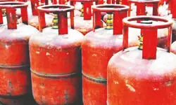 LPG shortage triggers protest near Mathabhanga Gas Office