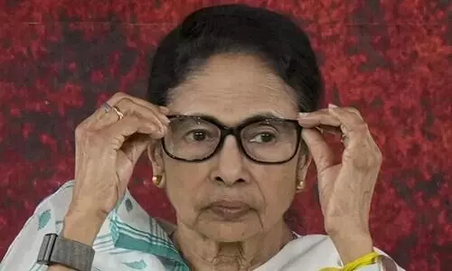 Centre should have ensured adequate LPG supply, oil reserves to prevent crisis: Mamata