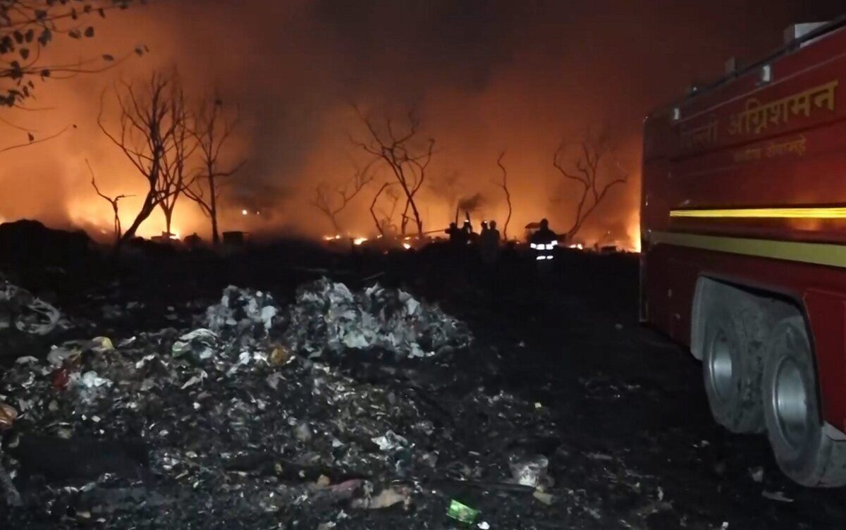 Blaze rips through Delhi's Matiala slum cluster, 80 shanties gutted; no ...