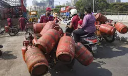 LPG availability issues hit street vendors in Delhi; livelihoods affected as black market thrives
