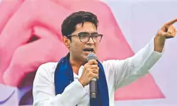 Abhishek offers prayers, hands over stalls at Baba Boro Kachari Temple Abhishek offers prayers, hands over stalls at Baba Boro Kachari Temple